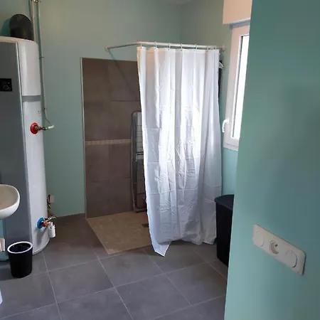 펜션 Maison Individuelle Neuve Plein Pied Avec Terrasse Et Jardin Clos 10minutes A Pied De La 퀴베르빌