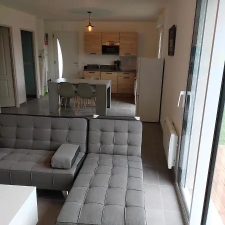 Maison Individuelle Neuve Plein Pied Avec Terrasse Et Jardin Clos 10minutes A Pied De La 펜션 *