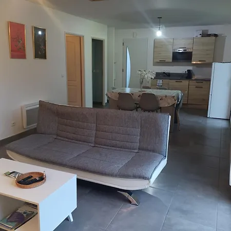 Maison Individuelle Neuve Plein Pied Avec Terrasse Et Jardin Clos 10minutes A Pied De La 펜션 퀴베르빌